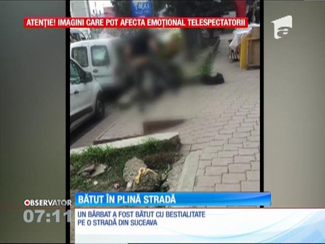 Imagini șocante! Bărbat bătut cu bestialitate &icirc;n plină stradă