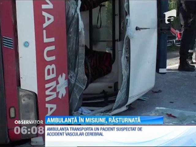Ambulanță &icirc;n misiunea, răsturnată