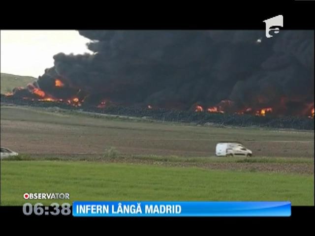 Incendiu la cel mai mare depozit de anvelope folosite din Europa. Autorităţile au evacuat c&acirc;teva mii de localnici