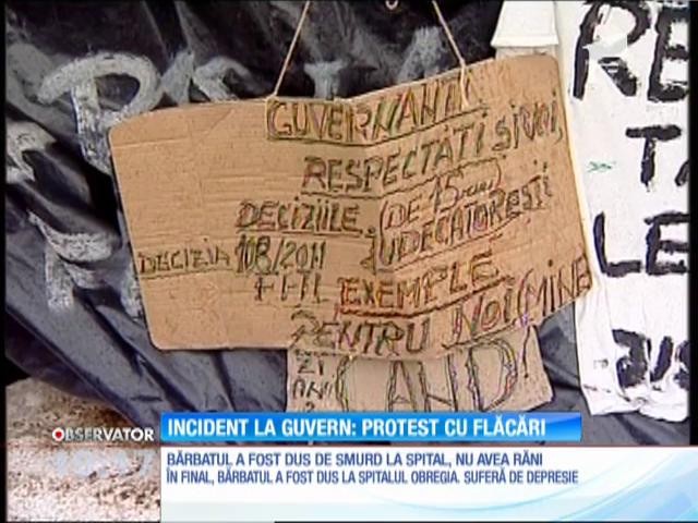 Un bărbat şi-a dat foc &icirc;n faţa Palatului Victoria!