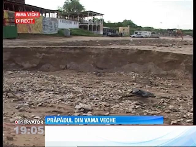 Plaja din Vama Veche, &icirc;mpărțită &icirc;n două! O furtună a făcut prăpăd