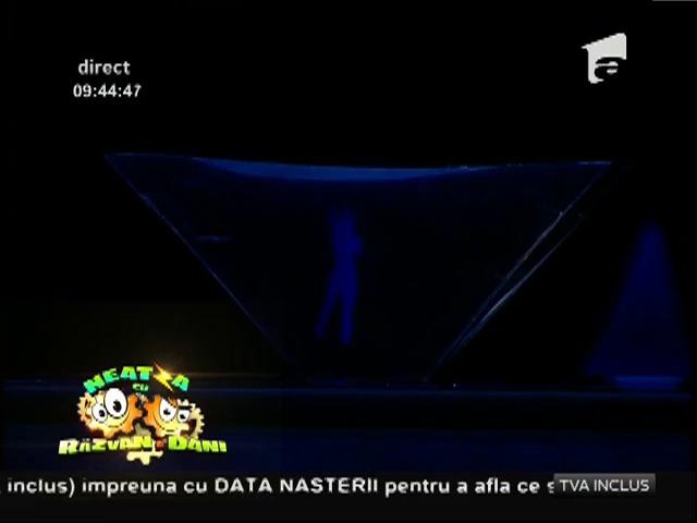 MINUNE! Răzvan și Dani, &icirc;n 3D! "Neatza" are hologramă proprie, făcută chiar &icirc;n platou