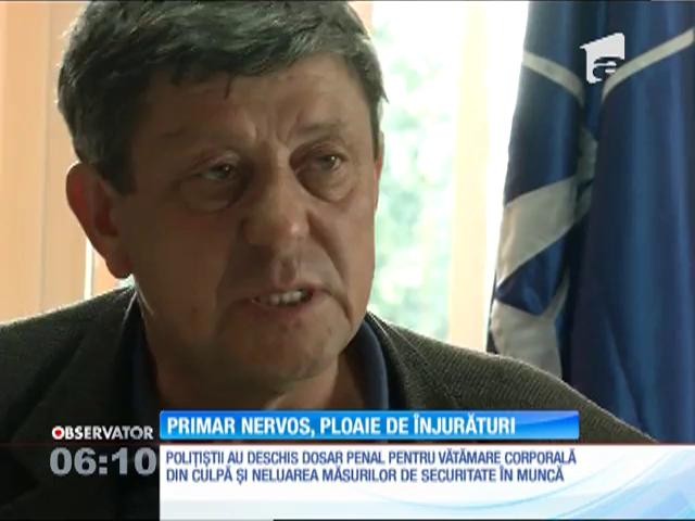 Un primar şi-a ieşit din fire, din cauza unui trecător care filma o intervenţie a medicilor, &icirc;n judeţul Dolj
