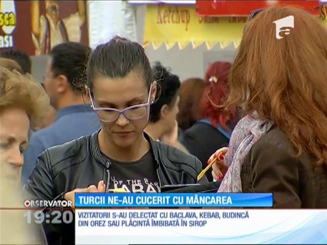 Meșteșuguri orientale, dulciuri și m&acirc;ncăruri, la Festivalul Turcesc din Parcul Titan