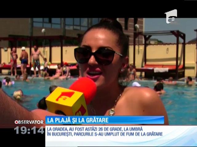 Cine nu a ieşit la iarnă verde, a dat fuga la piscină. &Icirc;n sf&acirc;rşit, după at&acirc;tea zile ploiase, soarele a ars cu putere