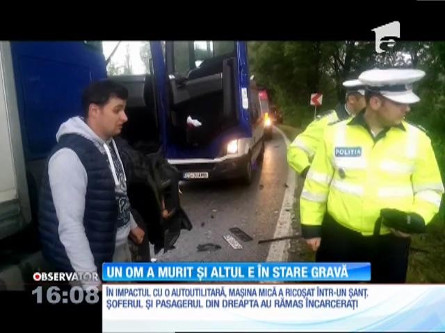 Impact violent &icirc;ntre o maşină mică şi o autoutilitară, &icirc;n apropiere de Reşiţa. Un mort şi un rănit grav