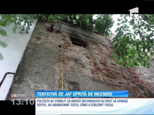 O casă de amanet din centrul Buzăului a luat foc