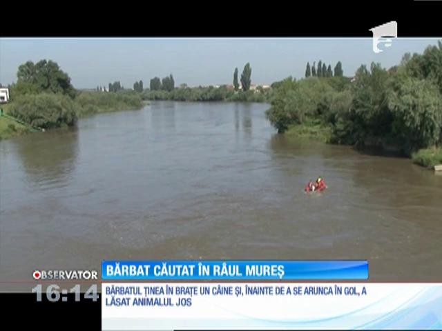 Un arădean s-a aruncat de pe un pod &icirc;n apele Mureşului