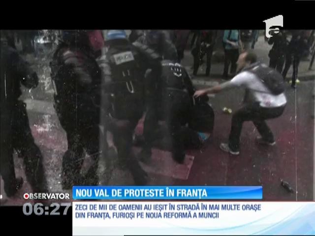 Val de proteste violente &icirc;n Franța