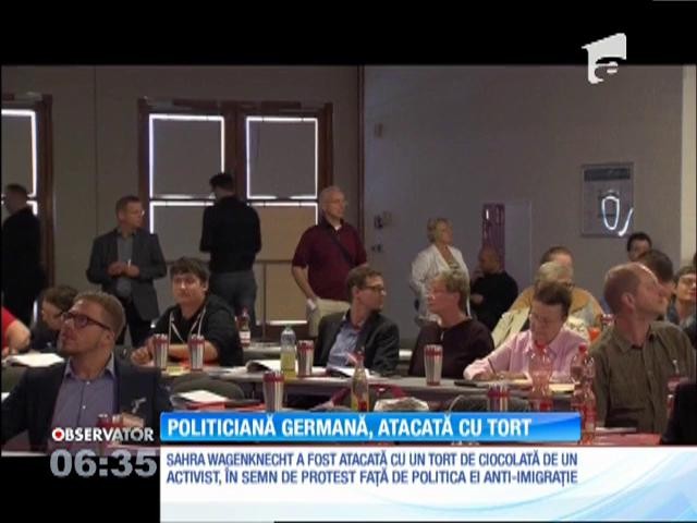 O politiciană din Germania a fost atacată. cu un tort