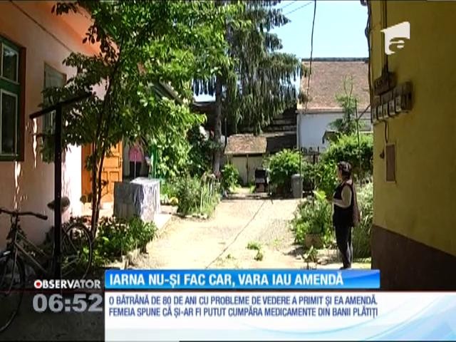 C&acirc;teva familii din Sibiu au primit amenzi pentru că nu au curăţat zăpada din faţa casei