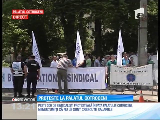 Sindicaliştii protestează &icirc;n faţa Palatului Cotroceni