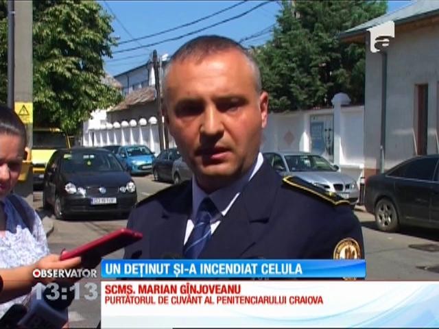 Un deținut și-a incendiat celula