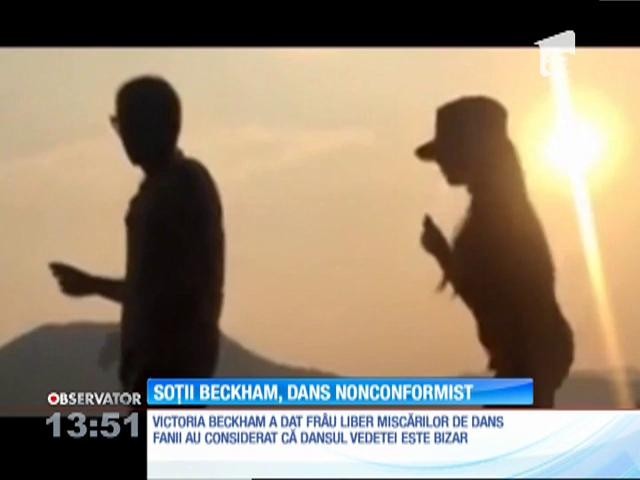 Victoria Beckham, relaxată şi z&acirc;mbitoare la nunta Evei Longoria