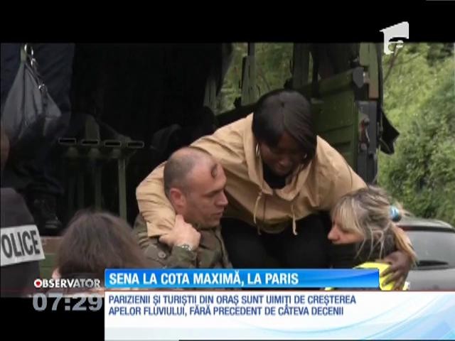 Starea de urgenţă a fost decretată &icirc;n Franţa! Sena a atins nivelul maxim, la Paris
