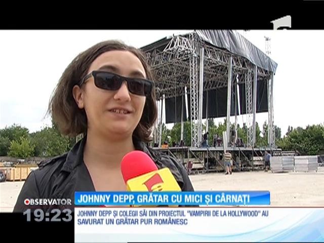 Johnny Depp a &icirc;nchiriat un local din Bucureşti, unde a &icirc;ncins un grătar cu mici şi c&acirc;rnaţi