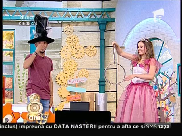 Uite inelul, nu e inelul! Prima femeie magician din Rom&acirc;nia l-a lăsat fără grai pe Răzvan: "Eu nu... bag m&acirc;na acolo!"