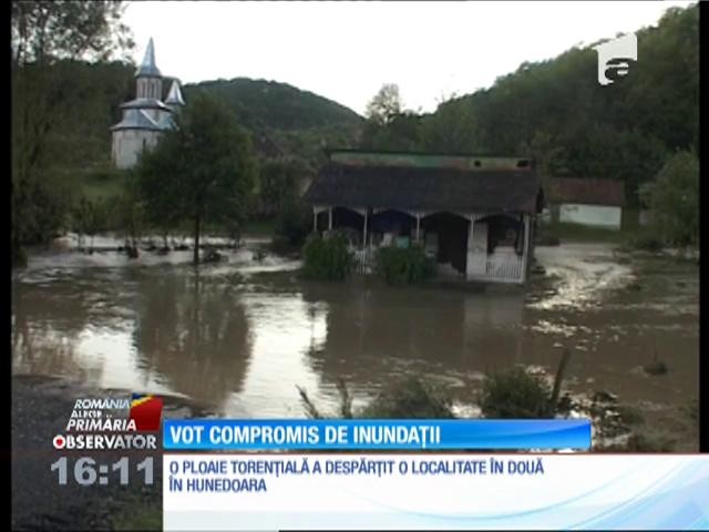 Vot compromis de inundații. Timp de ore &icirc;ntregi oamenii nu au putut ajunge la secţia de votare