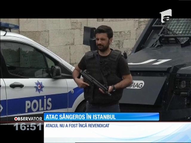 Atac cu maşină capcană &icirc;n Istanbul. Cel puţin 11 oameni au murit