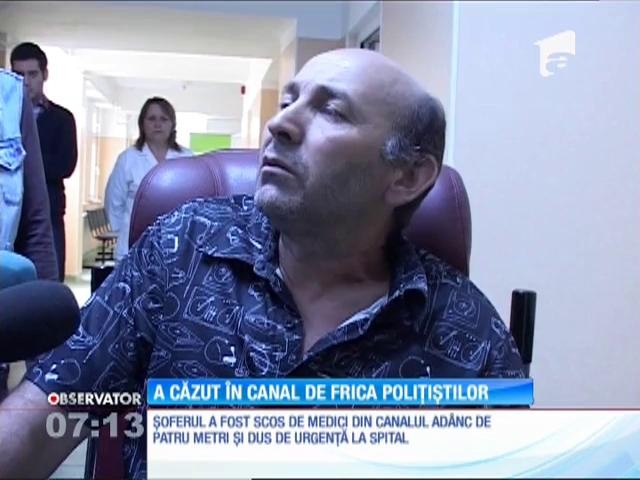 De frica poliţiştilor, a sărit &icirc;n canal