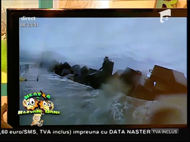 Smiley News: Selfie cu valul