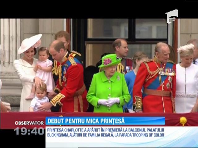 Prinţesa Charlotte, &icirc;n premieră la balconul Palatului Buckingham