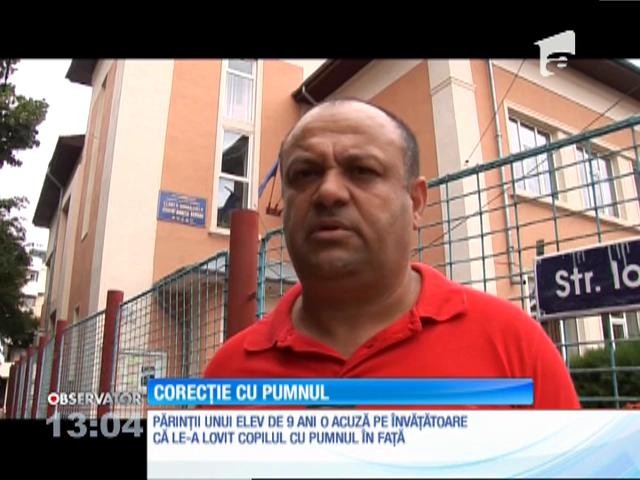 Părinții unui elev de nouă ani o acuză pe &icirc;nvățătoare că le-a lovit copilul
