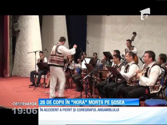 Imagini de coşmar pe DN1, &icirc;n Braşov! Patru oameni au murit &icirc;ntr-un autocar &icirc;n care erau şi 26 de adolescenţi, membri ai unui ansamblu popular