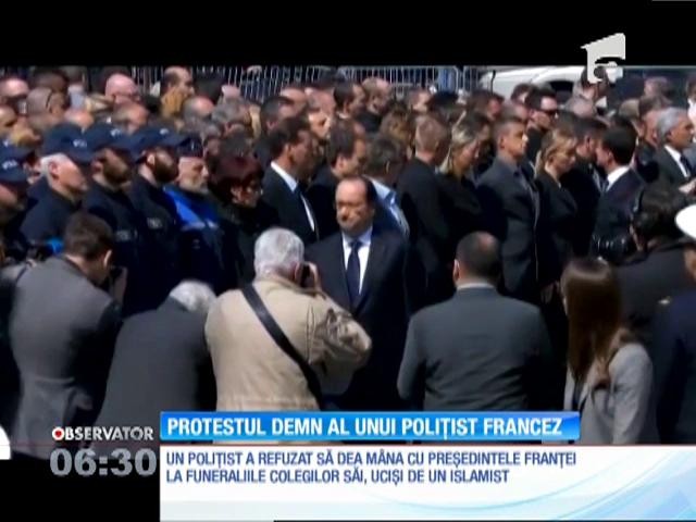 Un ofiţer a refuzat să dea m&acirc;na cu preşedintele Fracois Hollande, la o ceremonie, &icirc;n Franţa