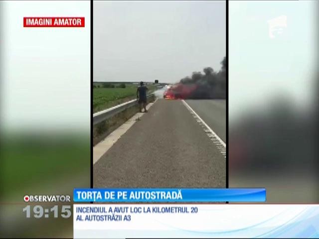 O maşină a ars ca o torţă pe autostrada Bucureşti - Ploieşti