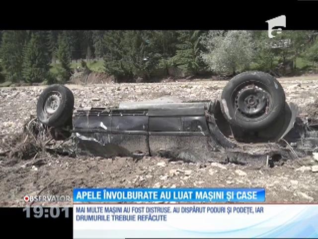 Potopul și vijeliile au răvășit Rom&acirc;nia! Apele au luat mașini și case