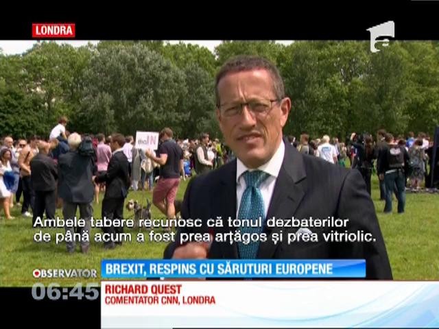 Campanie cu săruturi pentru a convinge Marea Britanie să răm&acirc;nă &icirc;n UE