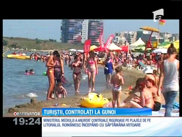 Amenzi pentru gunoaiele de pe plajă