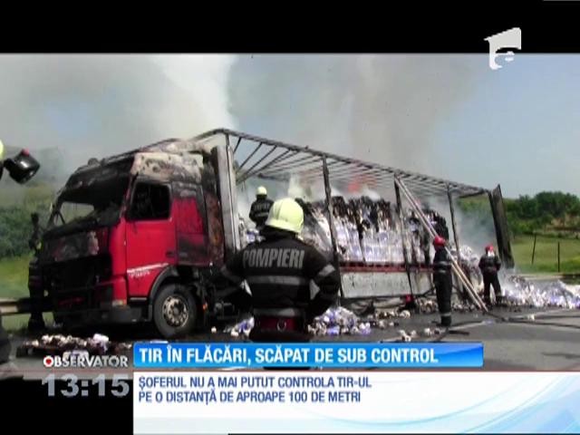 Un TIR &icirc;ncărcat cu h&acirc;rtie igienică a luat foc pe centura de ocolire a municipiului Gherla