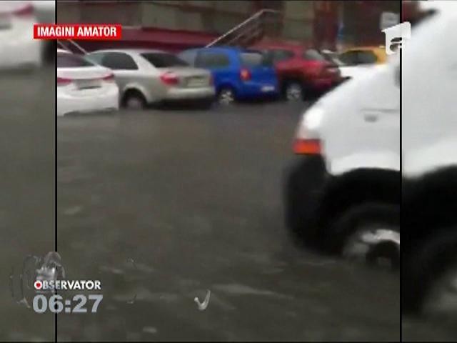 Ploile şi vijeliile au făcut prăpăd &icirc;n mai multe judeţe din țară