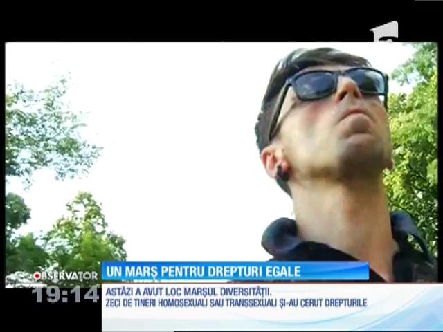 Zeci de tineri homosexuali sau transsexuali &icirc;și cer drepturile