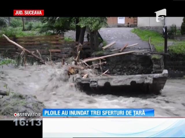 Ploile au inundat trei sferturi din ţară