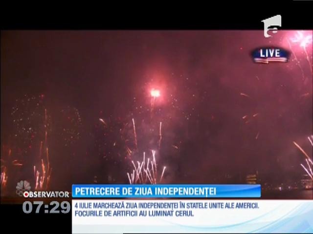 Petrecere cu artificii și muzică de ziua naţională a Statelor Unite