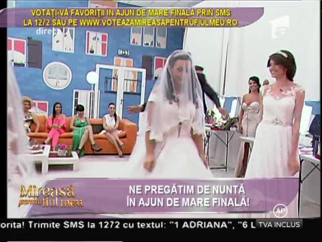 Mirii &icirc;şi văd pentru prima dată partenerele &icirc;n rochie de mireasă!