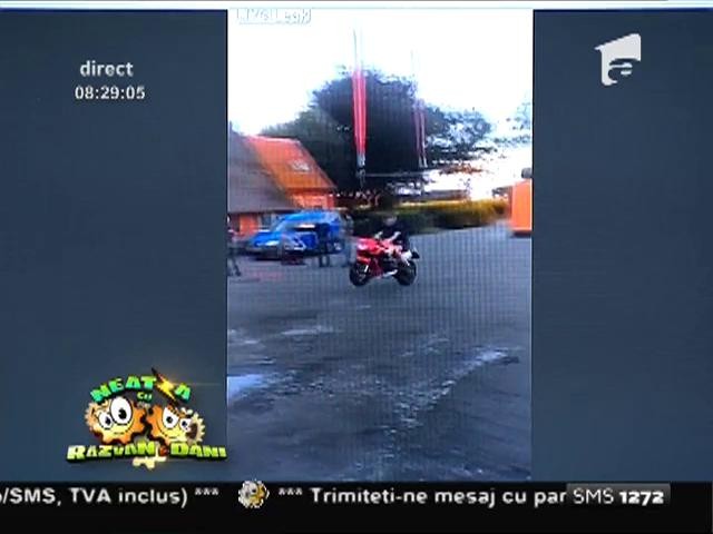 Smiley News: Cum să te dai cu motocicleta &icirc;n leagăn