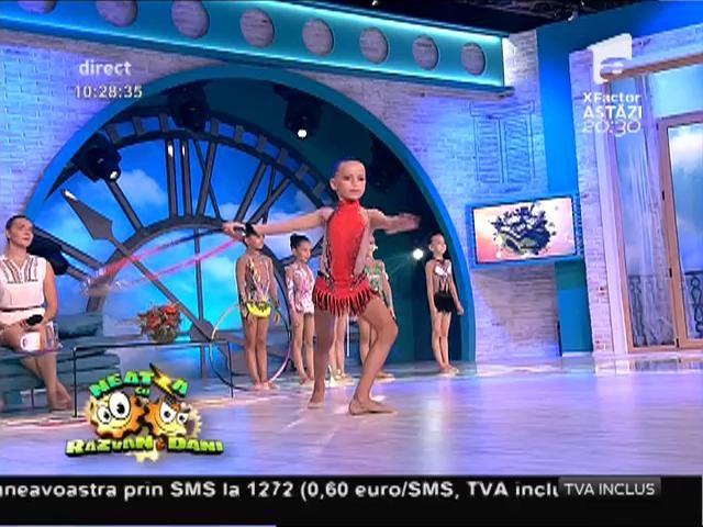 Fetiţele de la CS Olimpia Bucureşti, reprezentaţie de gimnastică ritmică &icirc;n platoul de la Neatza