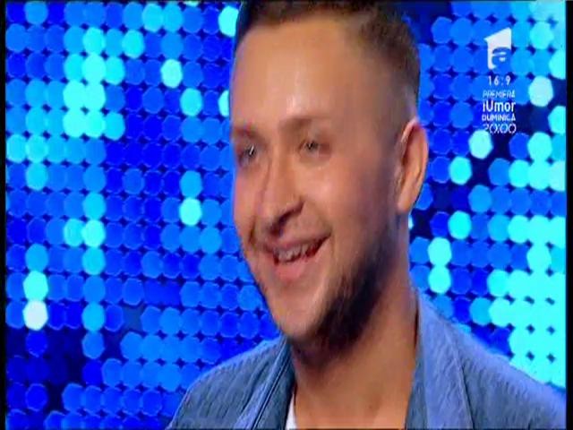 Cu patru de "DA", Johnny Bădulescu se califică în următoarea etapă X Factor!