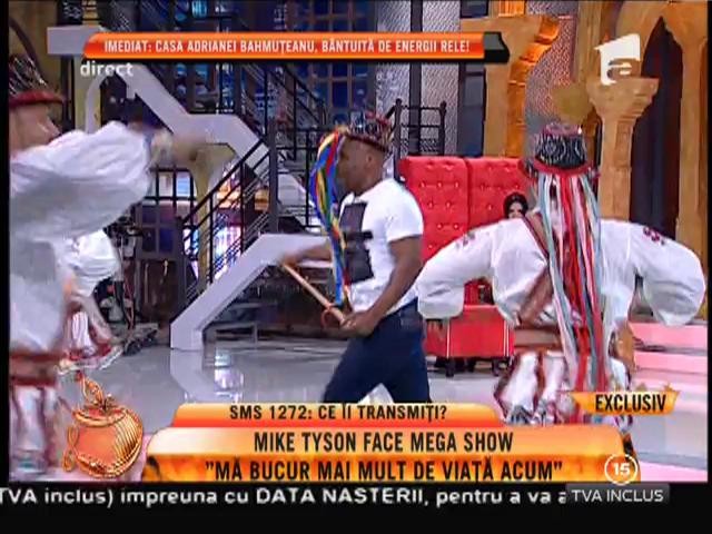 Imagini de colecție! Mike Tyson joacă Dansul Călușarilor!
