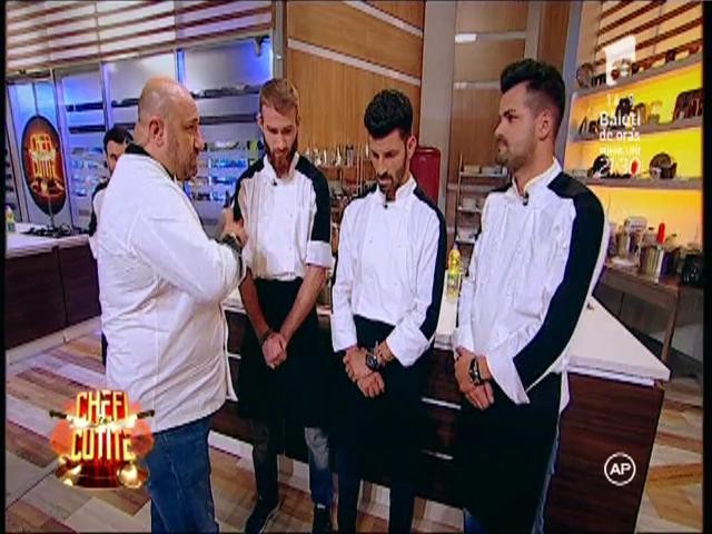Duelul are loc &icirc;ntre toți cei din echipa argintie, jumătate din echipa roșie și jumătate din cea neagră