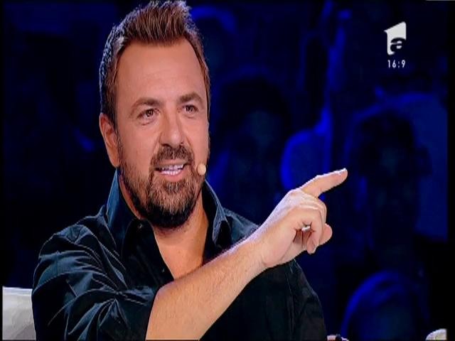 Direct din duș, pe scena de la "X Factor"!