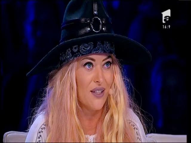 Cu patru de "DA", Vasile Răducan se califică în următoarea etapă X Factor!