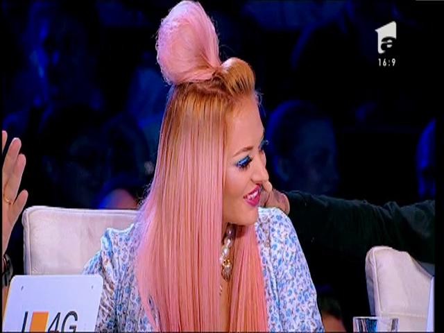 Cu patru de "DA", Mihai Lorin Stănescu se califică în următoarea etapă X Factor!