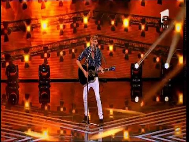 Tina Turner - ”Rolling on the river”. Vezi aici cum cântă Silvio Barbieri la X Factor!