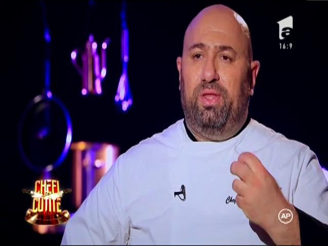 Chef Cătălin Scărlătescu face clătite pentru cei 11 jurați