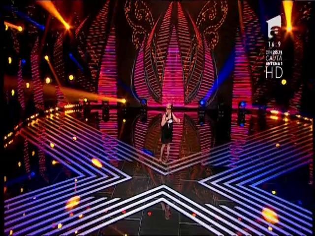 Coregrafie, costumaţie şi muzica bună. Vezi interpretarea Nicoletei Negru, la X Factor!